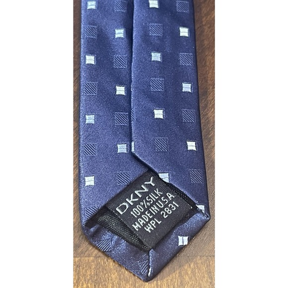 Dkny Blue 100% Silk Men’s Neck Tie Made in Usa - Picture 6 of 9